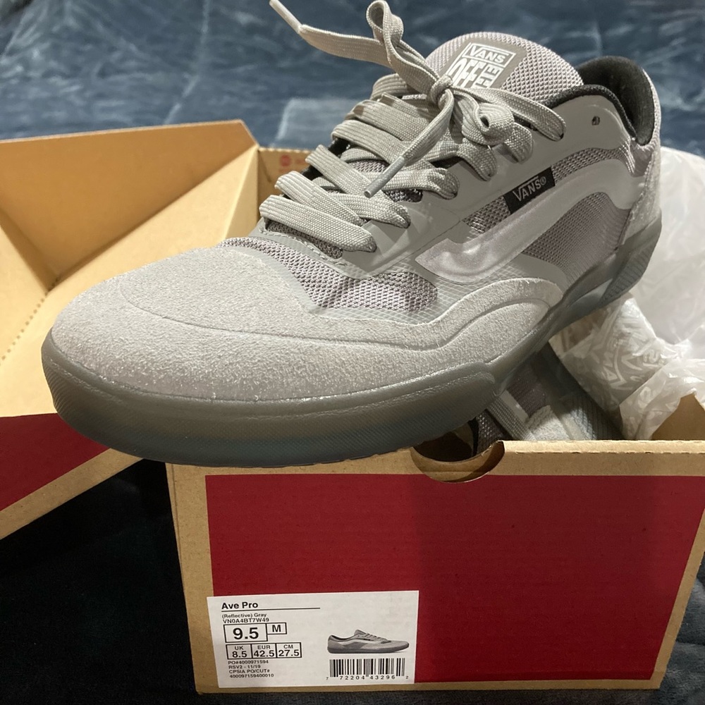 VANS Ave Pro Reflective Men Sneakers (Gray)